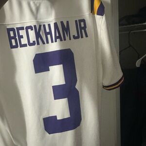 I’m selling an OBJ LSU jersey, XL
